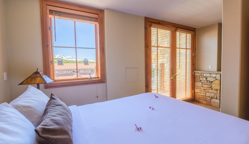 Suite estándar, 1 cama de matrimonio, vistas a la montaña (Junior Suite)