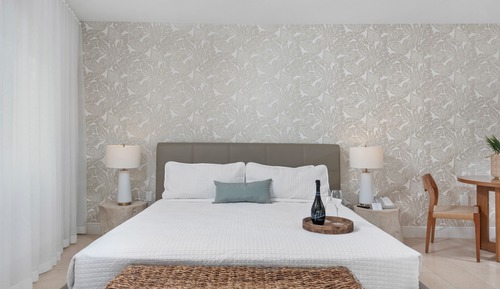 Estudio básico, 1 cama de matrimonio grande, balcón