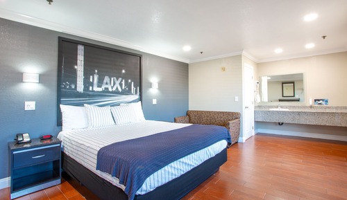 Deluxe King Bed with Balcony