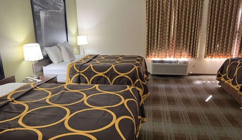 Suite estudio, varias camas, no fumadores (3 Queen Beds)