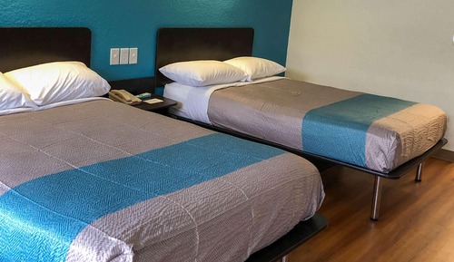 Habitación estándar, 2 camas dobles, accesible para personas con discapacidad, no fumadores