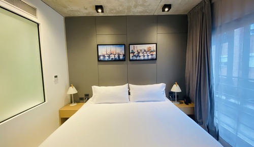 Habitación estándar con 1 cama doble o 2 individuales, balcón