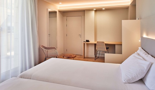 Habitación superior con 1 cama doble o 2 individuales