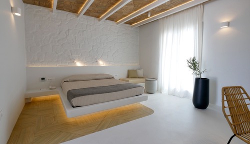 Habitación superior, bañera de hidromasaje, vistas a la piscina
