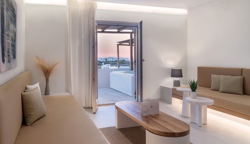Suite, bañera de hidromasaje, vistas al mar