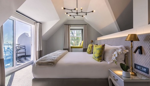 Luxury Balcony Suite