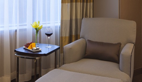 Habitación tradicional, 1 cama de matrimonio grande (Mobility Accessible, Roll-In Shower)