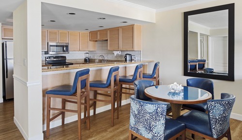 Suite, 2 habitaciones, accesible en silla de ruedas (King/Two Full Beds, Roll-in shower)