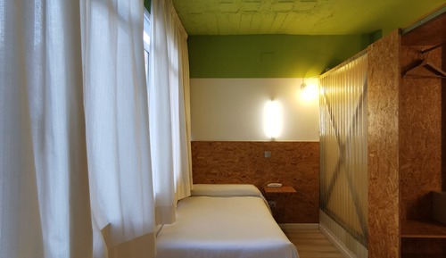 Habitación con 2 camas individuales