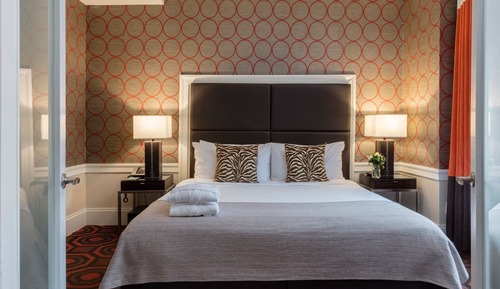 Suite, 1 cama de matrimonio grande, en esquina