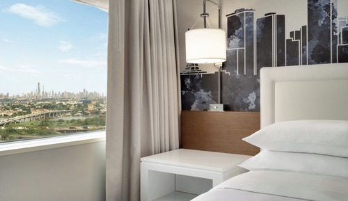 Habitación, 1 cama de matrimonio grande, vistas a la ciudad, en esquina