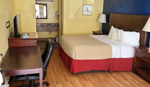 Room, 1 Double Bed, Non Smoking, Refrigerator & Microwave
