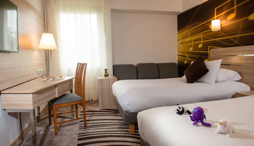 Standard Room with 2 single beds & Sofa