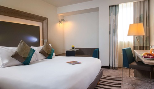 Superior Room with 1 double bed, Pool side
