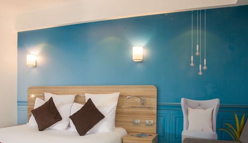 Standard room with1 double bed & sofa