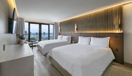 Habitación Premium, 2 camas de matrimonio, balcón, vistas al mar (Shores Ocean View 2 Queen)