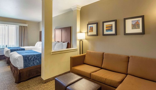Suite, varias camas, no fumadores (2 Queen Beds & 2 Person Sofa bed)