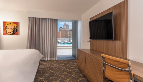 Habitación Premium, 1 cama de matrimonio grande, acceso a la piscina, vistas a la ciudad