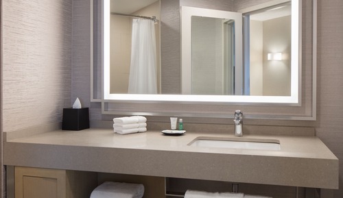 Habitación tradicional, 2 camas dobles, no fumadores (Mobility/Hearing Accessible, Tub)
