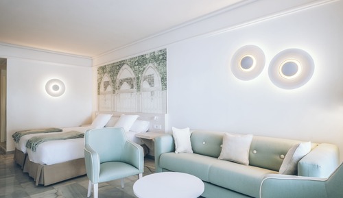 Habitación doble, acceso a la piscina