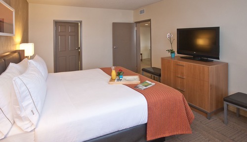 Suite, 1 cama de matrimonio grande (Additional Living Dining Area)