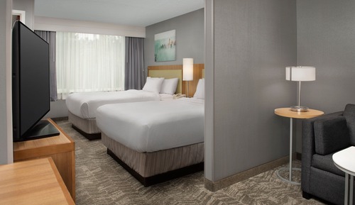 Suite, varias camas, bañera (Mobility/Hearing Accessible, Tub)