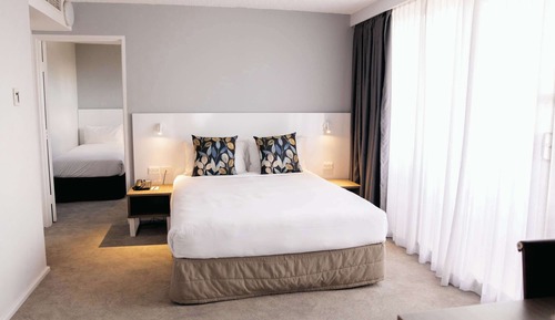 Habitación familiar, varias camas, balcón
