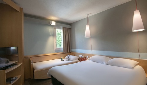 Habitación doble, varias camas