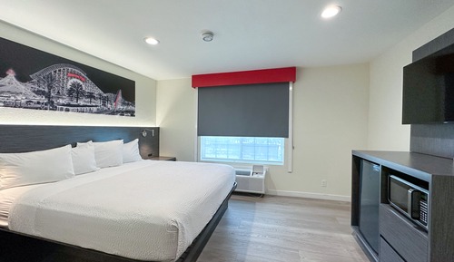 Suite familiar, 2 habitaciones, no fumadores (1 King, 1 Queen and 1 Bunk Bed)