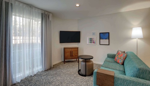 Suite, 1 cama de matrimonio, accesible para personas con discapacidad (Mobility Tub One Bedroom)