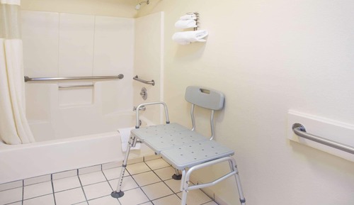 Habitación, 2 camas de matrimonio, no fumadores (Mobility,tub w grab bars)