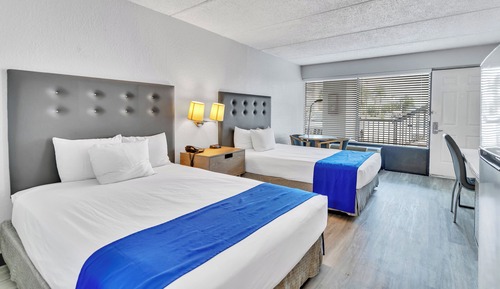 Habitación estándar, 2 camas de matrimonio, no fumadores, cocina básica