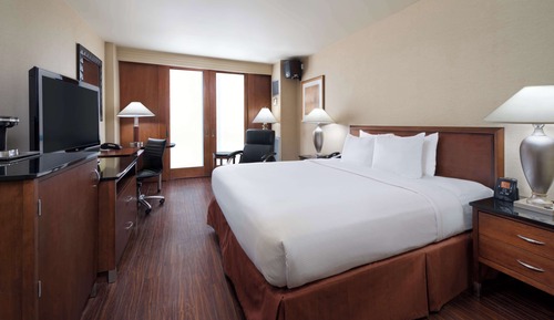 Habitación, 1 cama de matrimonio grande, accesible para personas con discapacidad, bañera