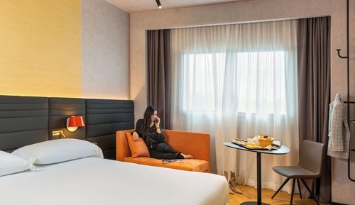 Habitación superior, 1 cama de matrimonio grande con sofá cama