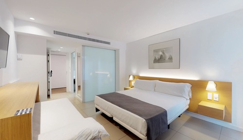 Habitación triple, balcón, vistas al mar