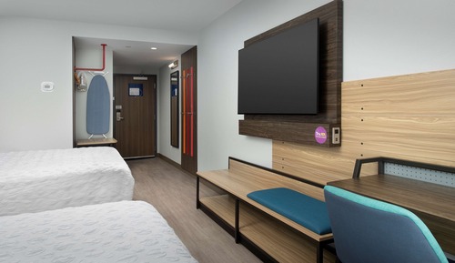 Habitación, 2 camas de matrimonio, accesible para personas con discapacidad (Hearing)