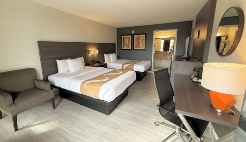 Habitación estándar, 2 camas dobles, fumadores