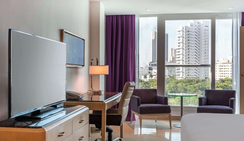Habitación, 2 camas de matrimonio, vistas a la ciudad