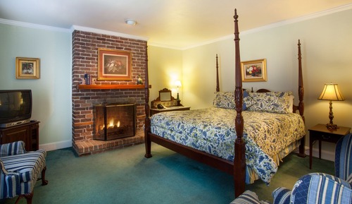 Room, 1 King Bed (107), Stairs Required