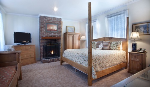 Room, 1 King Bed (204), Stairs Required