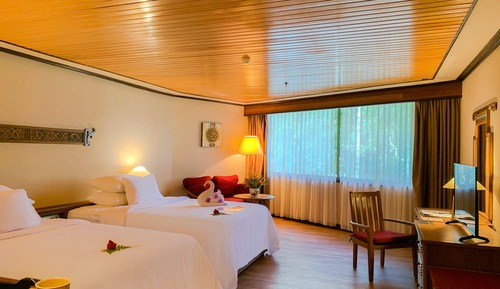 Habitación superior, junto a la piscina