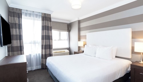 Grand Jacuzzi Suite, 1 King Bed, Sofa Bed, Kitchen, W/D, Balcony, View
