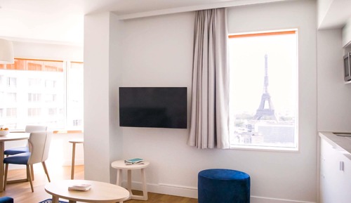 Estudio, 1 cama doble o 2 individuales, en una planta alta (Eiffel Tower View)