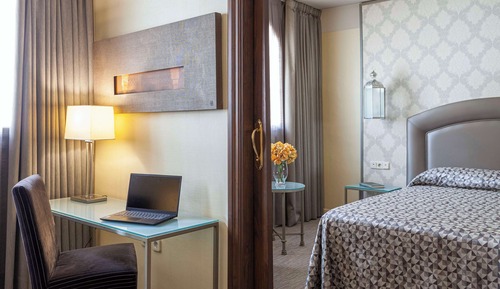 Family Junior Suite (2 adults and 2 kids)