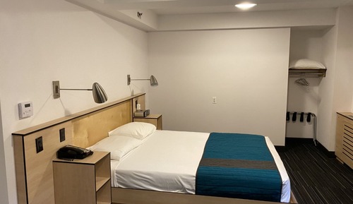 Habitación (Queen Pod ADA)