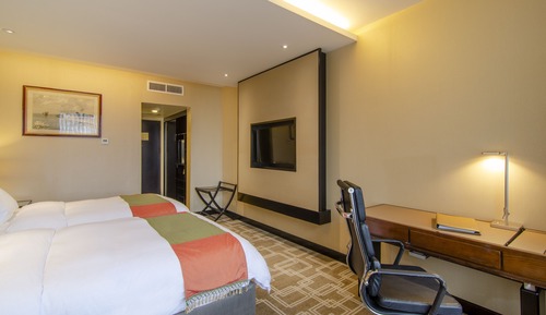 Pacific Club Twin Room
