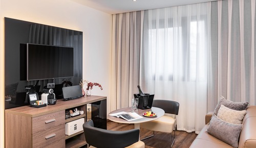 Suite junior (The Level (3+1))