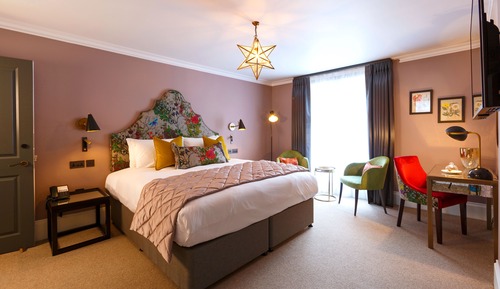 Feature Room Deluxe 