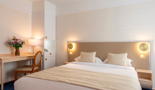 Habitación doble superior, 1 cama de matrimonio, bañera
