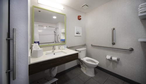 Habitación, 2 camas de matrimonio, accesible para personas con discapacidad, bañera (Hearing)